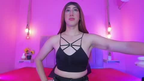         online show from October 22, 2025, 12:05 pm