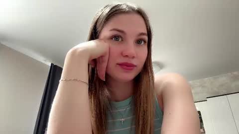 Snapshot of coletteyett chatting on June 10, 2026, 9:52 am Emilia online show from June 10, 2026, 9:52 am
