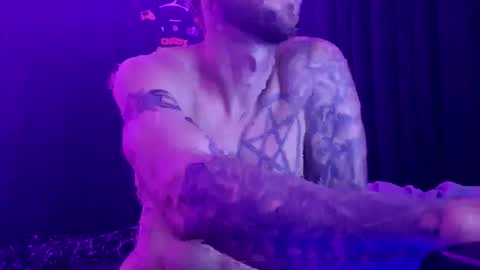 colevan2390 online show from November 14, 2025, 1:26 am