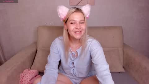 Collen Mon Tue Wed Thu Fri GMT 3 0300am - 0900am  online show from January 2, 2025, 1:06 am