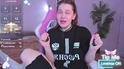 Collen Mon Tue Wed Thu Fri GMT 3 0300am - 0900am  online show from November 15, 2025, 5:49 am