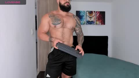 college_muscle_ass online show from January 13, 2026, 12:43 pm