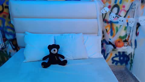 valentina online show from October 11, 2025, 2:26 pm