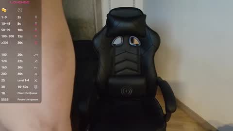 colombianmuscle8 online show from September 24, 2025, 3:10 am