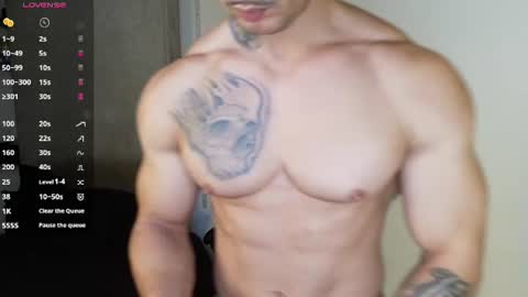 Snapshot of colombianmuscle8 chatting on June 19, 2026, 1:21 am colombianmuscle8 online show from June 19, 2026, 1:21 am