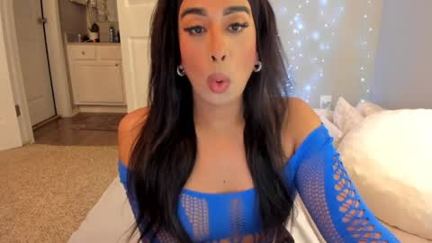 Snapshot of colombiantexas chatting on June 3, 2026, 1:52 am ........ Instagram Lorysexys online show from June 3, 2026, 1:52 am