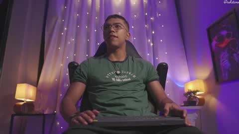 Snapshot of colstorw_ chatting on March 18, 2026, 11:02 am colstorw_ online show from March 18, 2026, 11:02 am