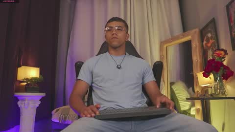 Snapshot of colstorw_ chatting on April 8, 2026, 10:04 am colstorw_ online show from April 8, 2026, 10:04 am