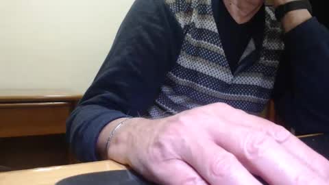 comemivuoi2 online show from April 16, 2026, 2:23 am