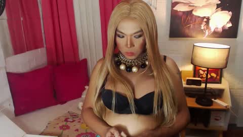 Snapshot of commanderofsexx chatting on December 22, 2024, 6:49 am QUEEN SABRINA online show from December 22, 2024, 6:49 am