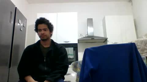 comobailamioso online show from March 2, 2025, 3:59 pm