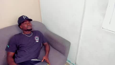 Snapshot of compton_01 chatting on October 4, 2025, 4:38 pm COMPTON online show from October 4, 2025, 4:38 pm