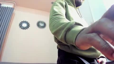 Snapshot of compton_01 chatting on October 10, 2025, 1:32 pm COMPTON online show from October 10, 2025, 1:32 pm