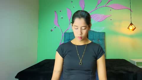 C O N N I E online show from November 25, 2025, 2:39 pm