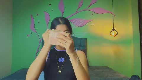 C O N N I E online show from December 5, 2025, 8:27 pm