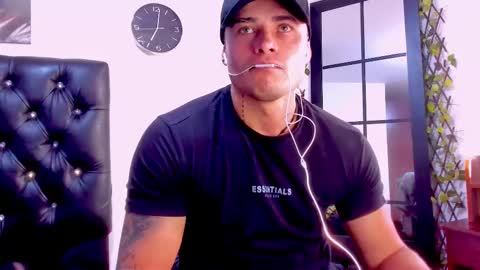 Snapshot of connorsmith_26 chatting on February 19, 2025, 12:00 pm Connor Smith online show from February 19, 2025, 12:00 pm