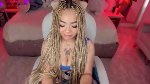 Snapshot of conny_curly chatting on March 7, 2025, 1:40 pm Conny online show from March 7, 2025, 1:40 pm