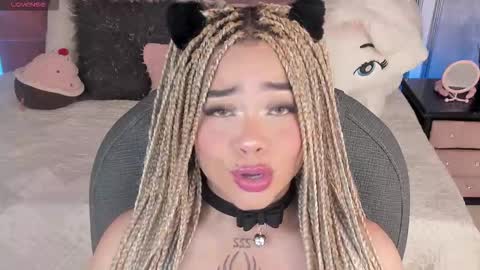 Snapshot of conny_curly chatting on November 8, 2025, 1:44 pm Conny online show from November 8, 2025, 1:44 pm