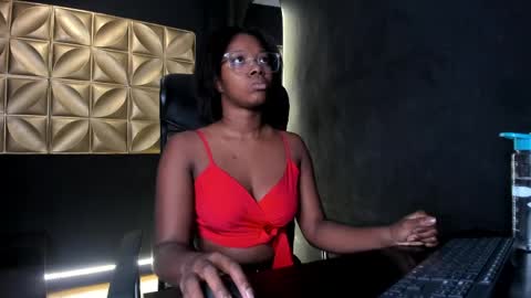 Snapshot of connywellss chatting on May 18, 2026, 7:52 pm Nilo Solem online show from May 18, 2026, 7:52 pm