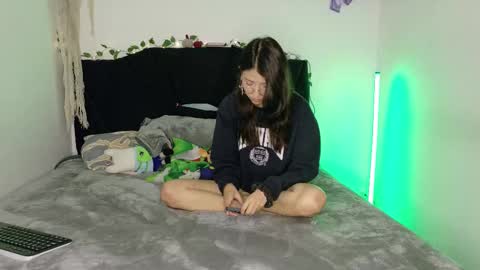 conor_taylor_ online show from October 7, 2025, 3:42 pm