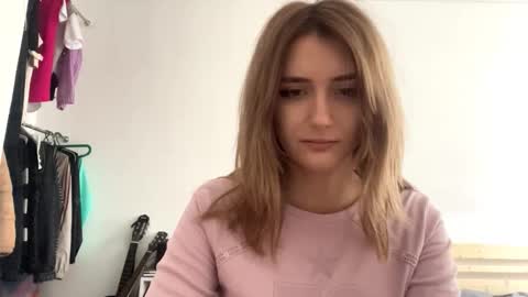 Snapshot of constancefanny chatting on February 20, 2026, 12:27 pm Amelia online show from February 20, 2026, 12:27 pm