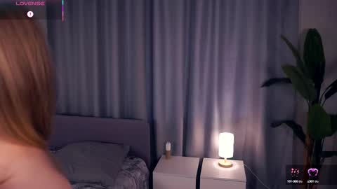 Hello im Sofia Welcme to my room .More hugs and kiss for you online show from October 14, 2025, 6:36 am