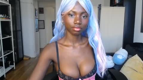 Carola  independent model online show from February 4, 2025, 8:46 am