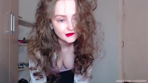 Snapshot of coolamber chatting on March 4, 2025, 10:49 pm Amber online show from March 4, 2025, 10:49 pm