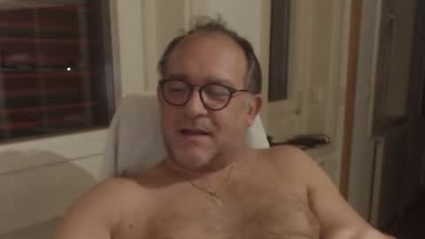 Snapshot of coquin369 chatting on October 21, 2025, 8:20 pm Coquin369 online show from October 21, 2025, 8:20 pm