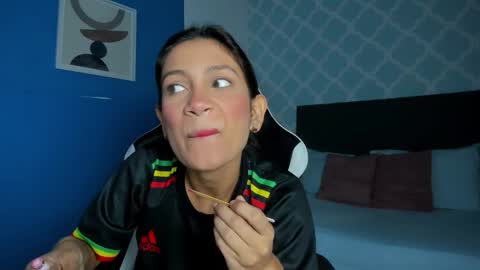  CORA  online show from October 1, 2025, 12:44 pm