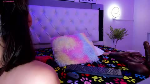 Cora  online show from December 14, 2024, 12:33 am