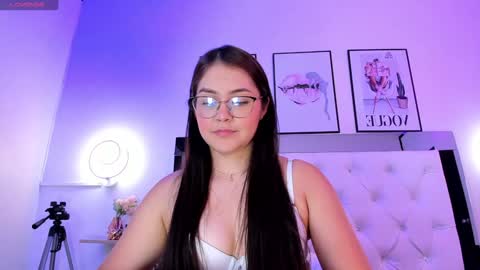 Cora  online show from December 18, 2024, 1:05 am