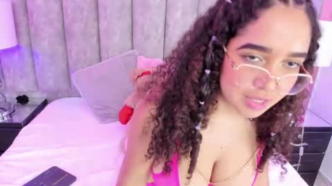 Snapshot of coralharmon chatting on February 5, 2025, 4:03 pm coralharmon online show from February 5, 2025, 4:03 pm