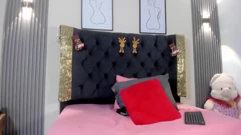 Coralie Bronson online show from December 17, 2025, 10:05 pm