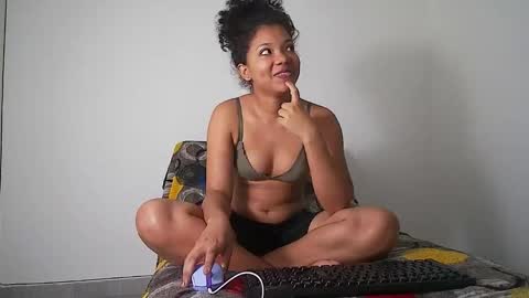 Snapshot of coraline_777 chatting on November 16, 2025, 9:31 pm coraline_777 online show from November 16, 2025, 9:31 pm