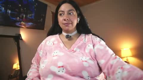 Snapshot of coraline_latin chatting on May 3, 2026, 12:55 pm Coraline online show from May 3, 2026, 12:55 pm