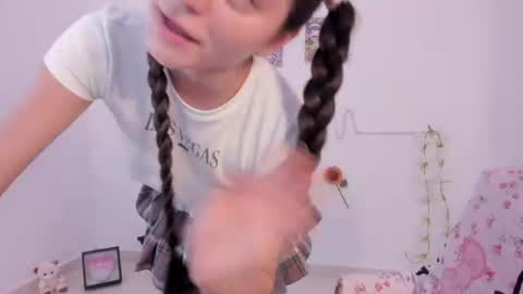 Snapshot of coralinexxx07 chatting on July 16, 2026, 10:16 pm Coraline uwu Bienvenidos al dulce mundo de Coraline Hola amores soy Coraline Una chica tierna juguetona online show from July 16, 2026, 10:16 pm