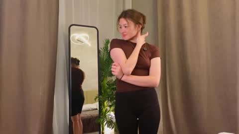 Snapshot of cordiacower chatting on October 12, 2025, 1:21 pm Leya online show from October 12, 2025, 1:21 pm