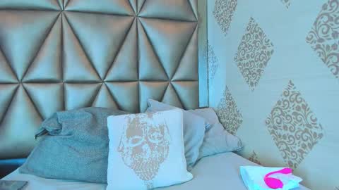 Cori  online show from January 7, 2026, 11:45 am