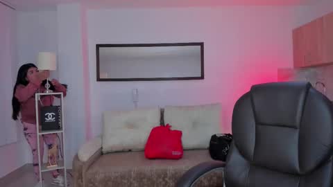 Corina White online show from September 29, 2025, 11:04 am