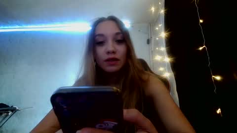 Snapshot of corn_404 chatting on December 10, 2024, 7:05 am Nata and Raf online show from December 10, 2024, 7:05 am