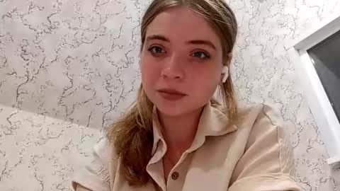 Nikole online show from September 10, 2025, 5:24 pm