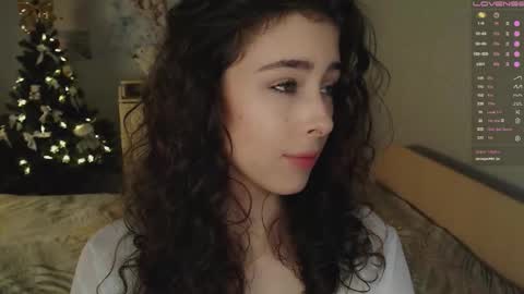 Luna online show from December 14, 2025, 2:55 pm