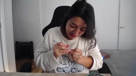 costantine helena24 online show from November 28, 2025, 11:57 am