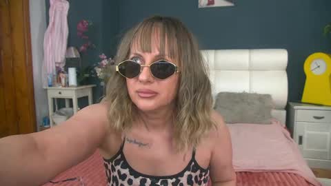 Snapshot of cougarmilf_ chatting on April 26, 2026, 2:04 pm cougarmilf_ online show from April 26, 2026, 2:04 pm
