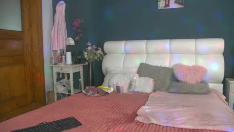 Snapshot of cougarmilf_ chatting on May 5, 2026, 2:14 pm cougarmilf_ online show from May 5, 2026, 2:14 pm