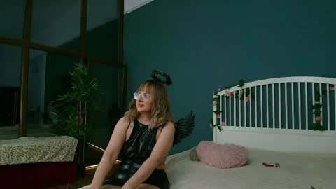Snapshot of cougarmilf_ chatting on May 31, 2026, 8:10 pm cougarmilf_ online show from May 31, 2026, 8:10 pm