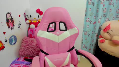 Snapshot of couple_megan_and_jhon2 chatting on January 15, 2025, 10:35 pm couple_megan_and_jhon2 online show from January 15, 2025, 10:35 pm