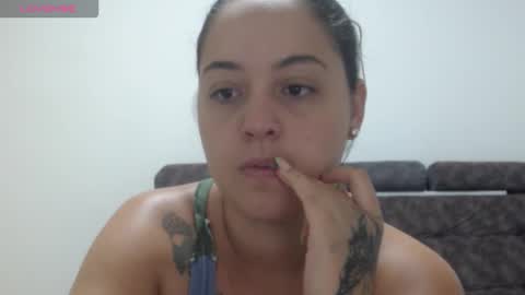  ALEJANDRO Y EMILY  online show from February 11, 2026, 10:09 am