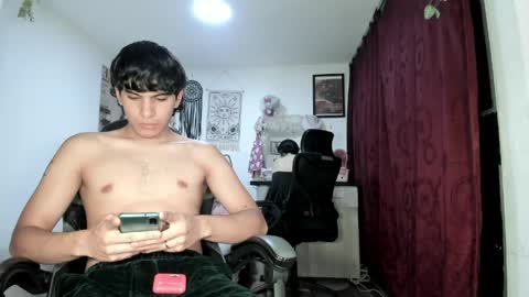 Snapshot of couple_sexxy7 chatting on March 31, 2026, 8:42 pm MIA LIZ AND SAM online show from March 31, 2026, 8:42 pm